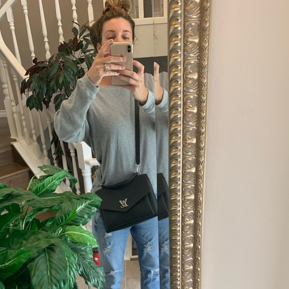 LOUIS VUITTON AUTHENTIC LOCKME - Picture 5 of 12